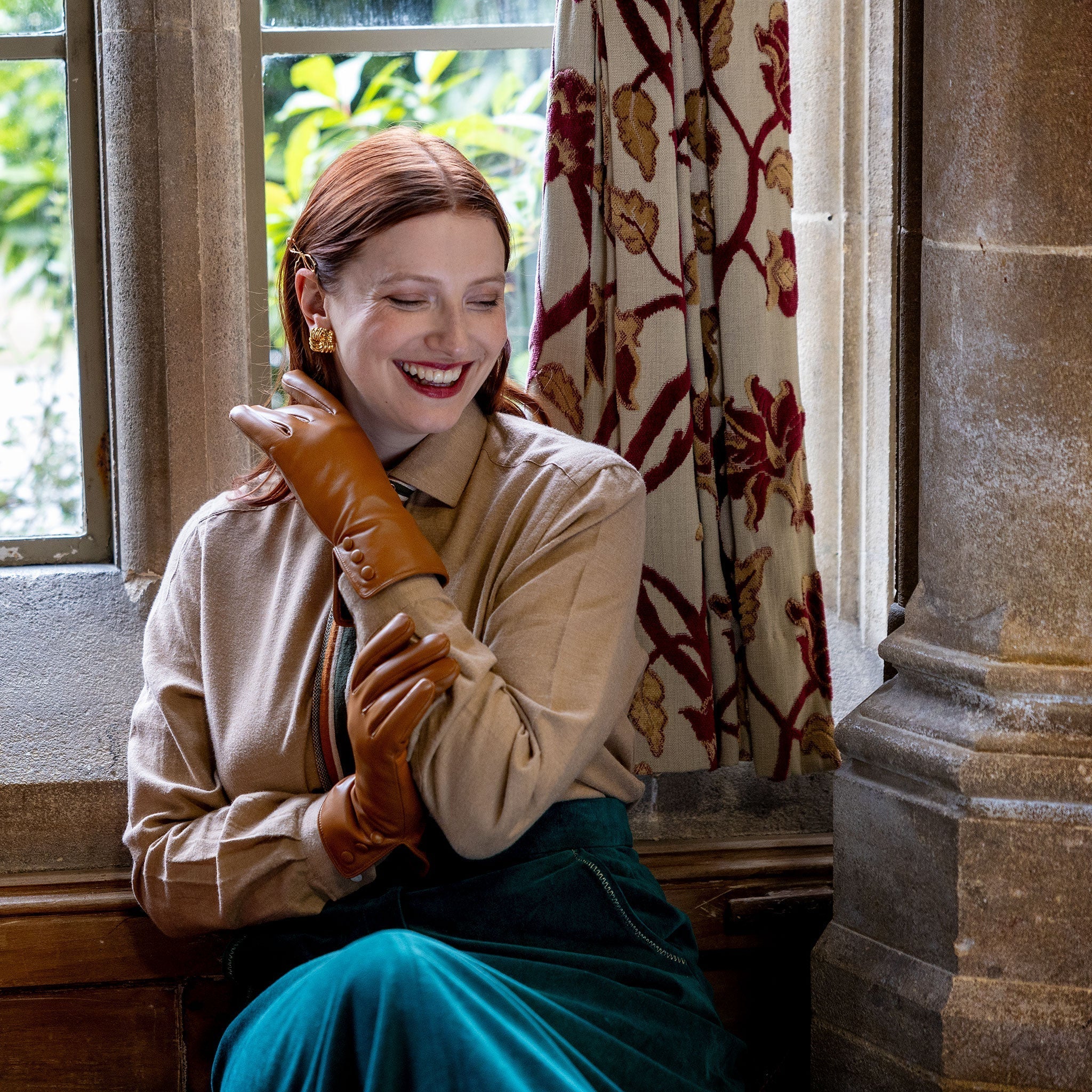 Women’s Touchscreen Water-Resistant Leather Gloves with Faux Fur Lining and Button Detail